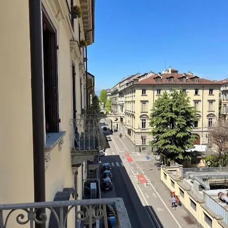 Homely Classic Flat In Center Close To Metro & Station Apartment *